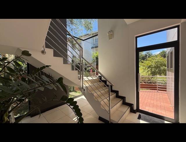 84M² OFFICE TO LET IN LA LUCIA RIDGE